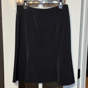 WHITE HOUSE BLACK MARKET Black Skirt Size 6